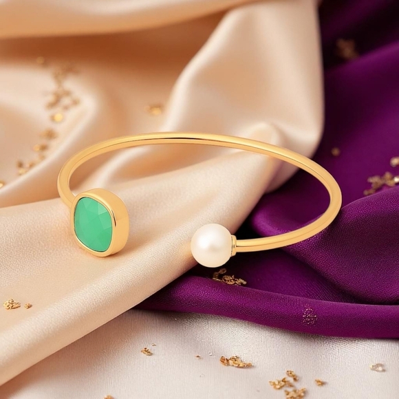 ποΈElegant 18K Gold Plated Stainless Steel Aquamarine Pearl Cuff Bracelet Studs - Picture 11 of 15